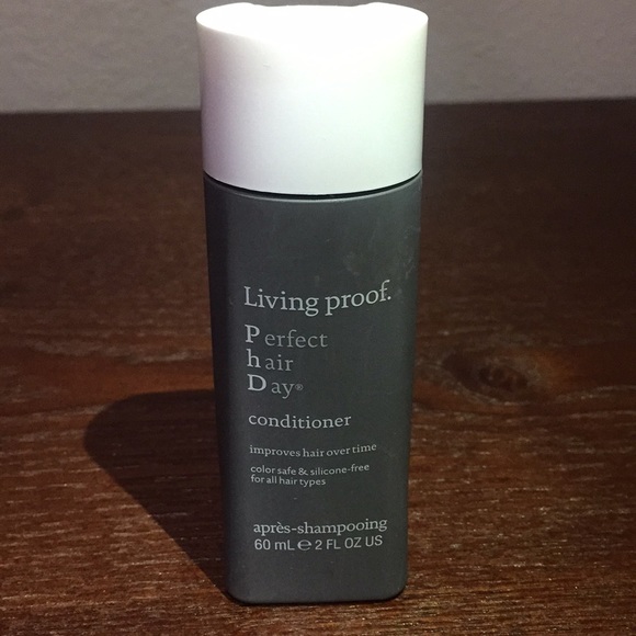 Living proof Conditioner - Picture 2 of 3
